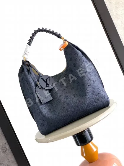 루이비통 그레인드 타우릴론 송아지가죽 가방 M53188 32159