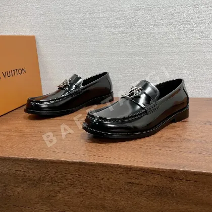 루이비통 로퍼 남성 송아지가죽 LV 모노그램 스트랩 205424