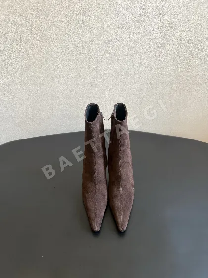 생로랑 부츠 카프스킨 포인티드토 207504