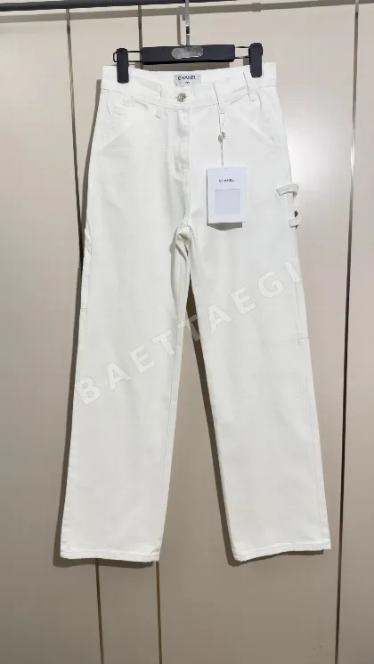 샤넬 제니 화이트 진 바지 182417