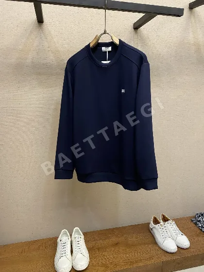 셀린느 밀크 실크 라운드넥 긴팔 스웨트셔츠 53276