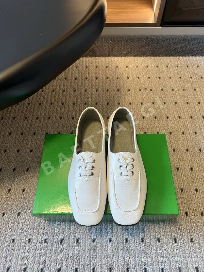보테가베네타 로퍼 스퀘어 토 207980