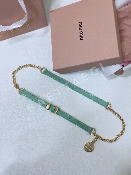 미우미우 메탈릭 송아지가죽 체인 벨트 57841