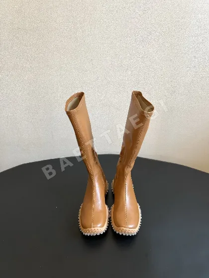 미우미우 부츠 둥근 앞코 207543