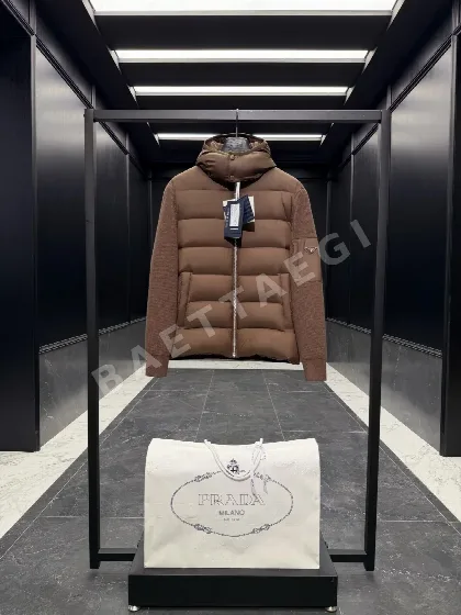 프라다 리사이클 나일론 후드 패딩 점퍼 181211