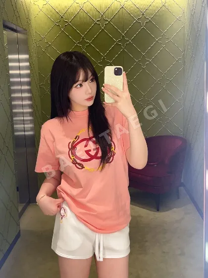 구찌 여성 GG 인터로킹 프린트 크루넥 반팔 티셔츠 레플리카 5888