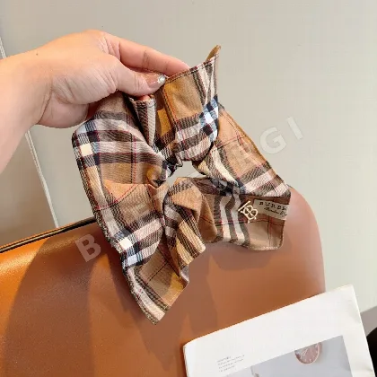 버버리 클래식 체크 헤어 타이 184960